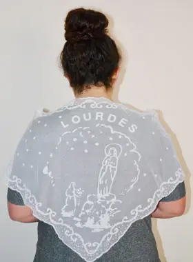 Schultertuch von Lourdes Weiss Gestickt (pic 1)