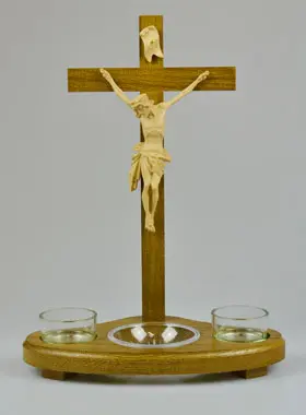 Stehkreuz Eiche gebeitzt mit Einsatz für Kerzen und Weihwasser (pic 1)