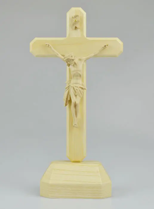 Standkreuz Kruzifix auf Sockel Esche (pic 2)