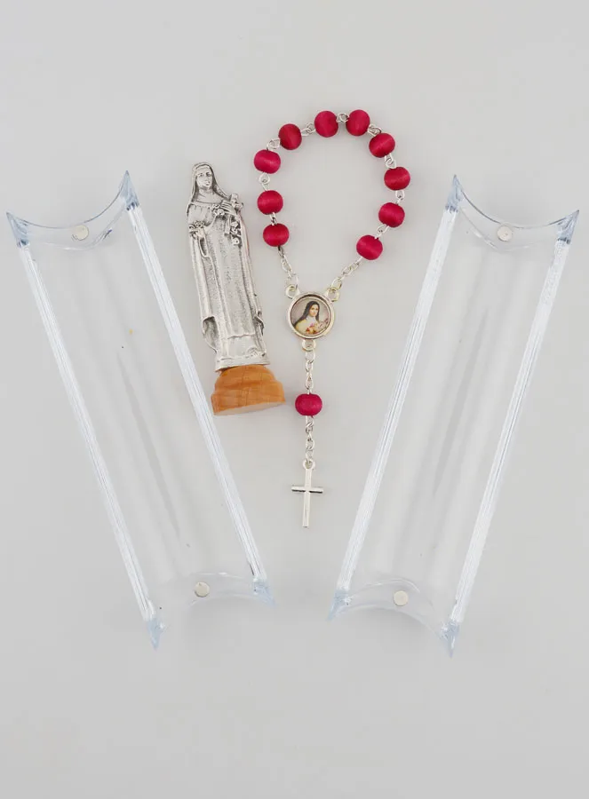 Figur Heilige Theresia auf Fuß & Zehner-Rosenkranz aus Rosen-Holz (pic 4)