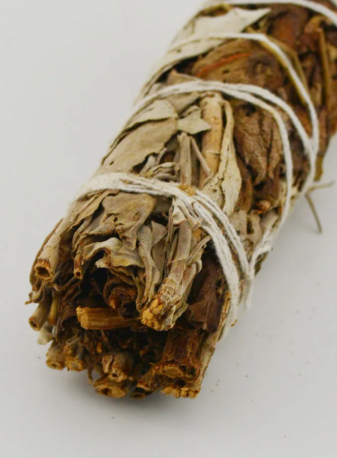 Smudge Stick aus Weißem Salbei und Schwarzer Yerba Santa (pic 4)