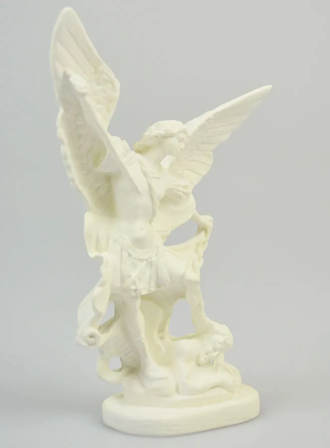 Statue des Heiligen Michael aus Phosphoreszierendem Harz – 15cm (pic 3)