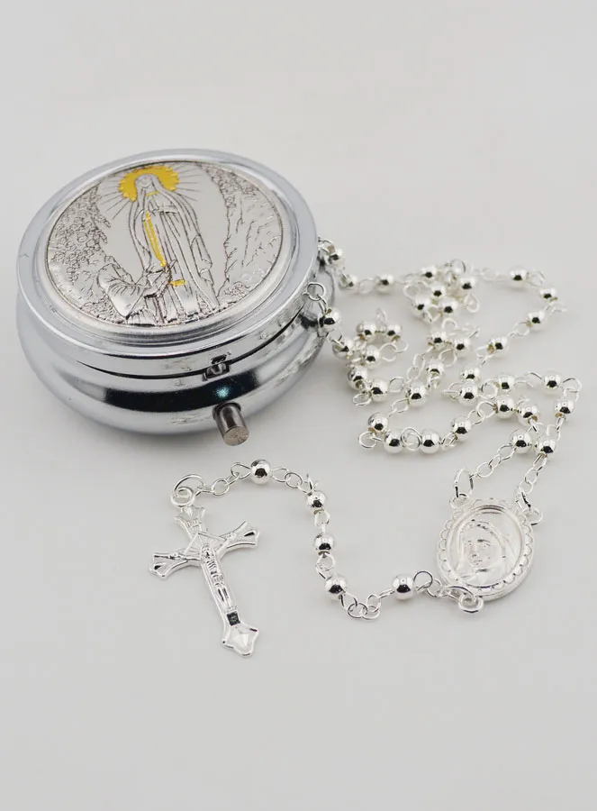 Rosenkranz und Dose Lourdes (pic 2)