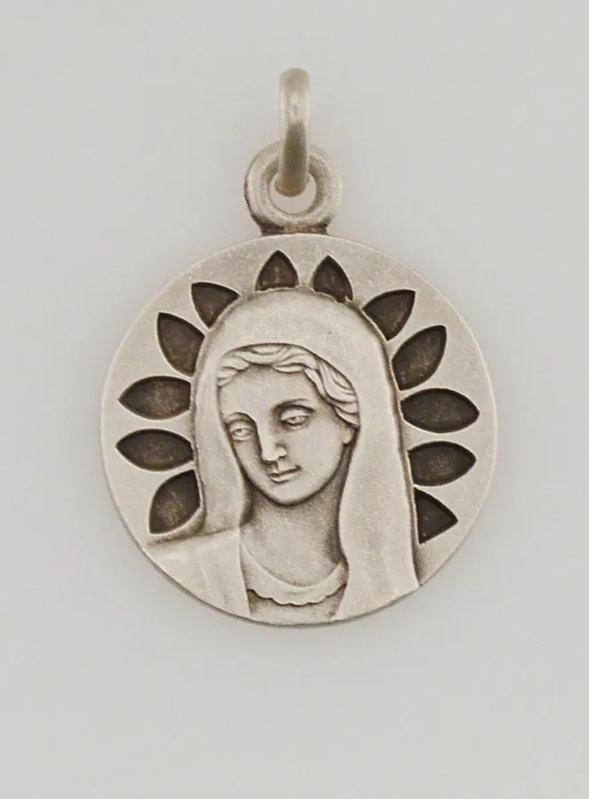Anhänger Madonna mit Blütenblättern in Silber – 16mm (pic 1)