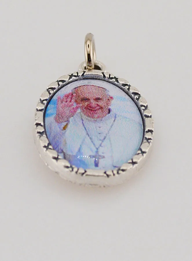 Anhänger mit Gedrehtem Rand 25mm – Papst Franziskus (pic 2)