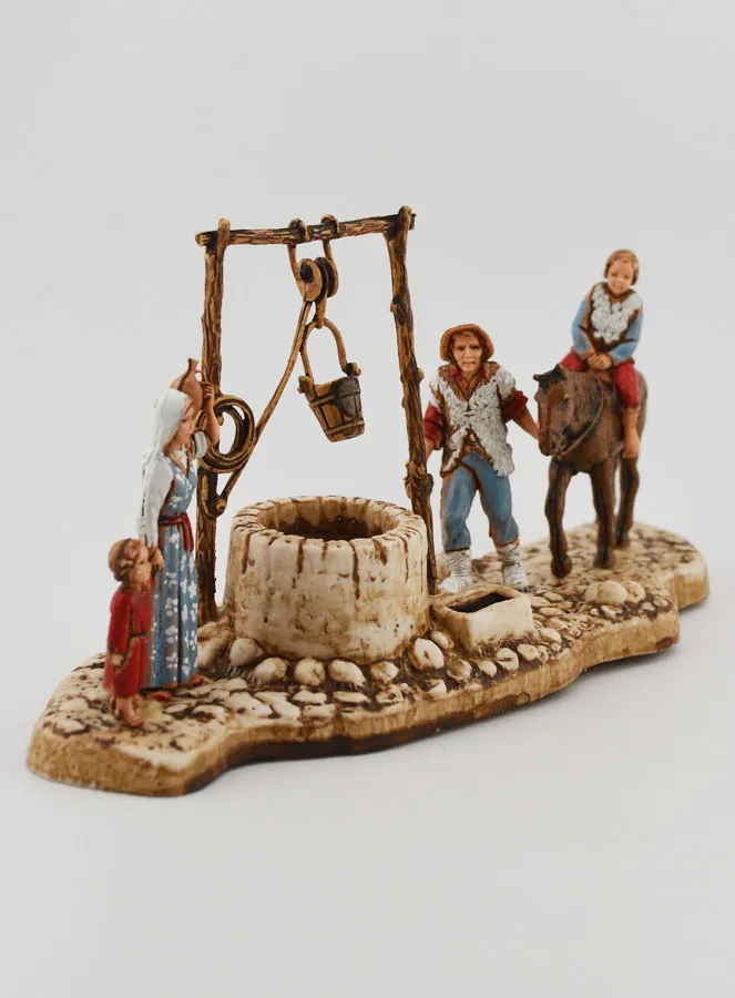 Krippenfigur Am Brunnen – 6 cm (pic 3)