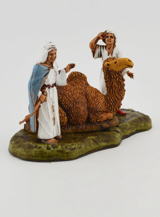 Krippenfigur Kameltreiber und Sitzendes Kamel – 6 cm (pic 2)