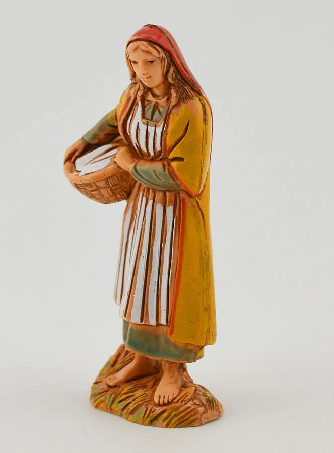 Krippenfigur Frau mit Wäschekorb – 6cm (pic 2)