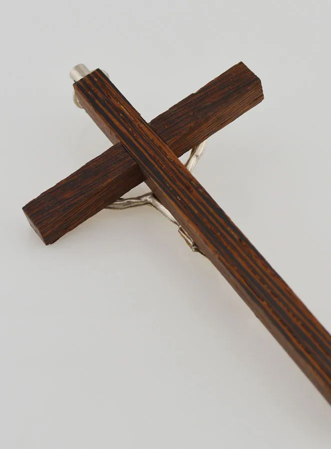 Kreuz Christi Holz und Metall silberfarben (pic 4)