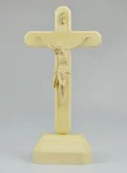 Standkreuz Kruzifix auf Sockel Esche