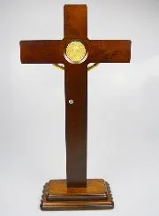 Großes Benediktus Kreuz auf Sockel - 50 cm