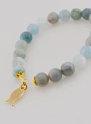 Armband aus Aquamarin Steinen 8mm und Ichthus Goldfarben