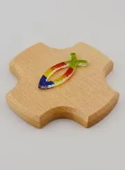 Kreuz aus Ahornholz und Ichthys Fisch aus Glas – 9 cm