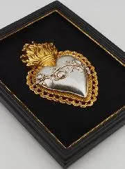 Ex Voto Wanddekoration in Gold und Silber auf Samt – Herz mit Blumen 18 cm