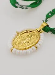 Wundertätige Medaille mit Perlen - Grünes Liberty Band