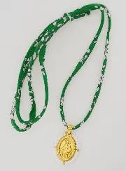 Wundertätige Medaille mit Perlen - Grünes Liberty Band