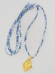 Wundertätige Medaille mit Perlen - Blaues Liberty Band