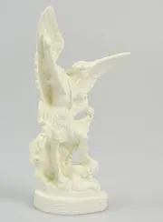 Figur des Heiligen Michael aus Phosphoreszierendem Harz – 12cm