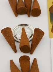 Schutzweihrauch Kegel mit Schutzgebet