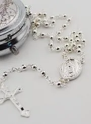 Rosenkranz und Dose Heiliger Antonius