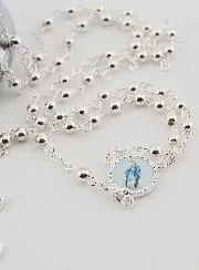 Set Rosenkranz Dose Muttergottes von Medjugorje und Rosenkranz