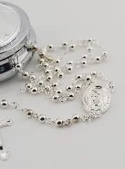 Rosenkranz und Dose Madonna mit Kind