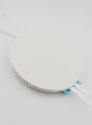 Taufgeschenk für Junge – Medaillon für Babywiege Madonna mit Kind