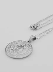 Religiöse Halskette des Heiligen Benedikt