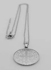 Religiöse Halskette des Heiligen Benedikt