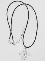 Anhänger des Heiligen Benedikt mit Kordel