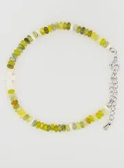 Armband mit Kreuz und Grünen Steinen