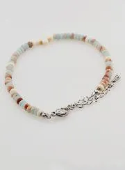 Armband mit Kreuz und Steinen in Pastell-Farben