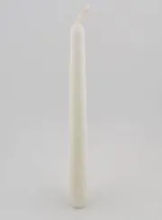 Durchgefärbte Spitzkerze 25cm - Weiß
