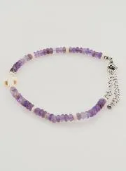 Armband mit Kreuz und Lila Glassteinen