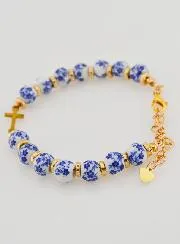 Armband mit Kreuz und Keramik Perlen – Blau