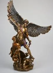 Religiöse Figur des Erzengels Michael aus Bronze – 37 cm