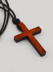 Holzkreuz an verstellbarer Lederschnur