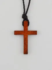 Holzkreuz an verstellbarer Lederschnur