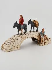 Krippenfigur Esel auf einer Brücke – Höhe 6 cm