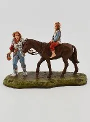 Krippenfigur Bergbewohner und Kind auf einem Pferd – Höhe 6 cm