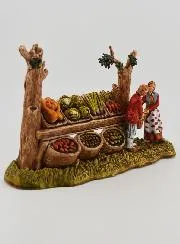 Krippenfigur Obst- und Gemüsehändler mit Verkaufsstand – 6 cm