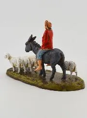 Krippenfigur Hirte auf einem Esel und& Schafe – 6cm