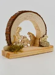 Krippe aus Naturholz – Abgerundet