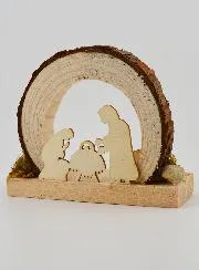 Krippe aus Naturholz – Abgerundet
